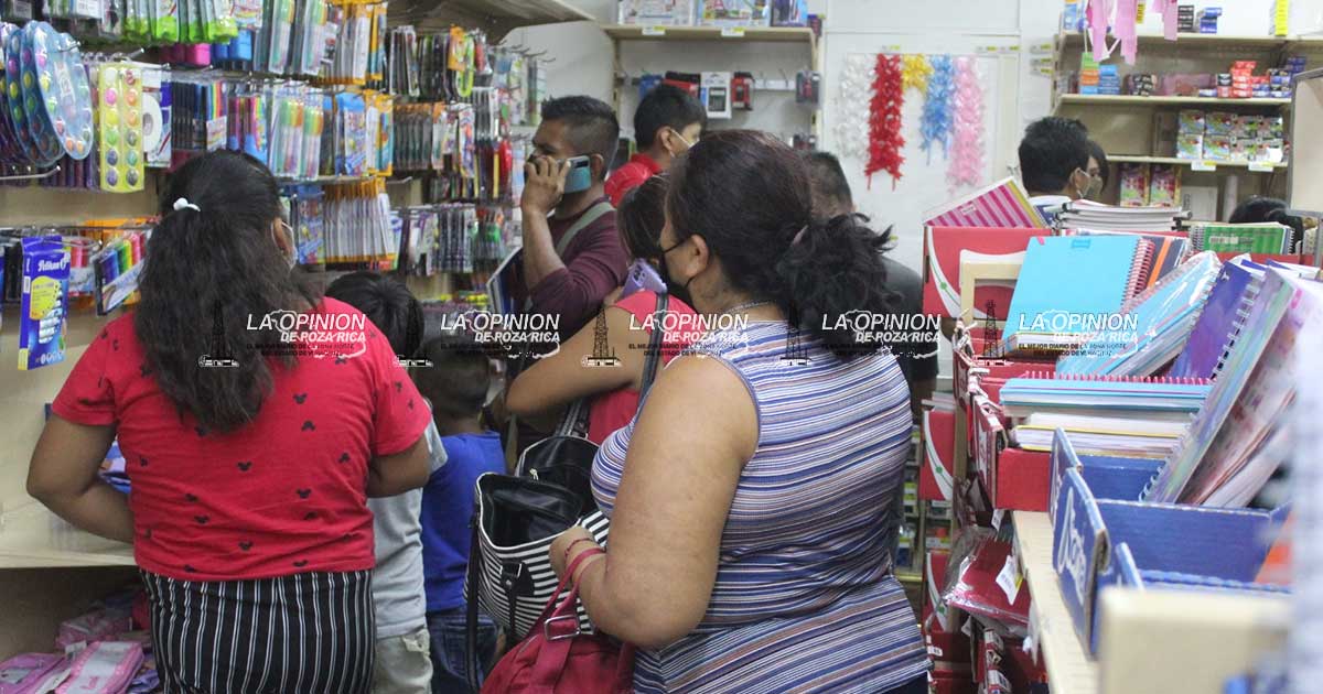 Útiles escolares suben de precio y afecta a padres de familia Útiles escolares suben de precio y afecta a padres de familia