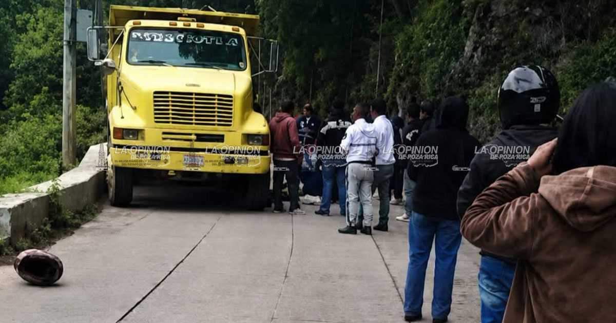 Muere agente de Tránsito de Zongolica tras trágico choque en la carretera Tequila - Tehuipango Muere agente de Tránsito de Zongolica tras trágico choque en la carretera Tequila - Tehuipango