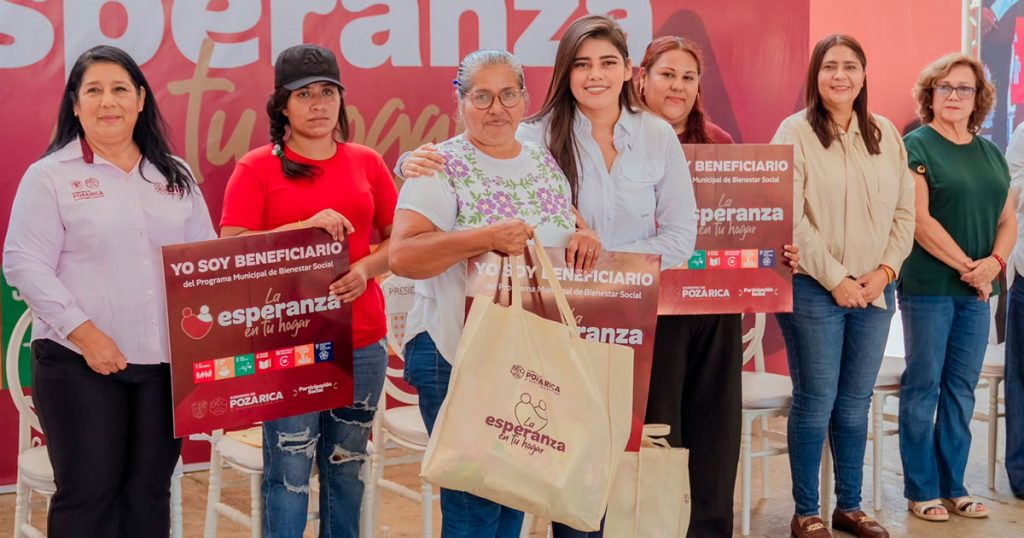 Gobierno de Poza Rica arranca primera entrega de programas sociales con 2,500 apoyos alimentarios y 10,000 láminas para familias pozarricenses Gobierno de Poza Rica arranca primera entrega de programas sociales con 2,500 apoyos alimentarios y 10,000 láminas para familias pozarricenses