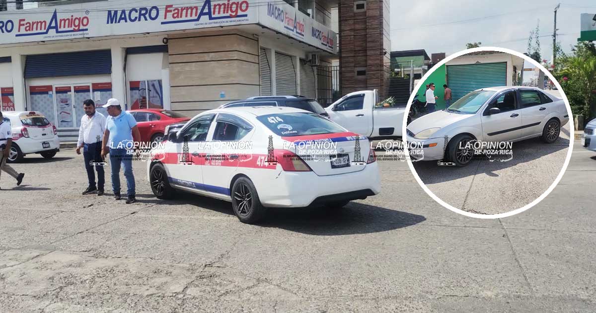 Choque entre particular y taxi genera caos vial en la avenida Puebla Choque entre particular y taxi genera caos vial en la avenida Puebla