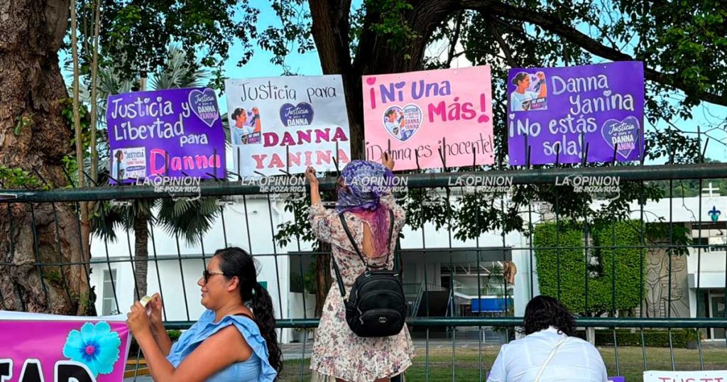 Se manifiestan en Poza Rica para pedir la liberación de Danna Yanina y el esclarecimiento del caso Dafne Se manifiestan en Poza Rica para pedir la liberación de Danna Yanina y el esclarecimiento del caso Dafne