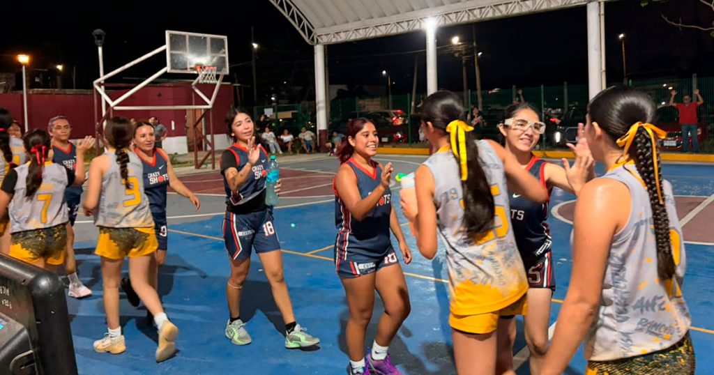 ¡Crazy Shots, reina del baloncesto femenil! ¡Crazy Shots, reina del baloncesto femenil!