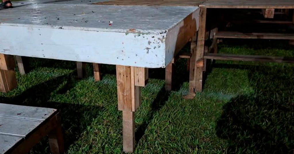 Con escenario parchado, autoridades de Nautla pretendían que bailaran niños en fiesta de Jicaltepec Con escenario parchado, autoridades de Nautla pretendían que bailaran niños en fiesta de Jicaltepec