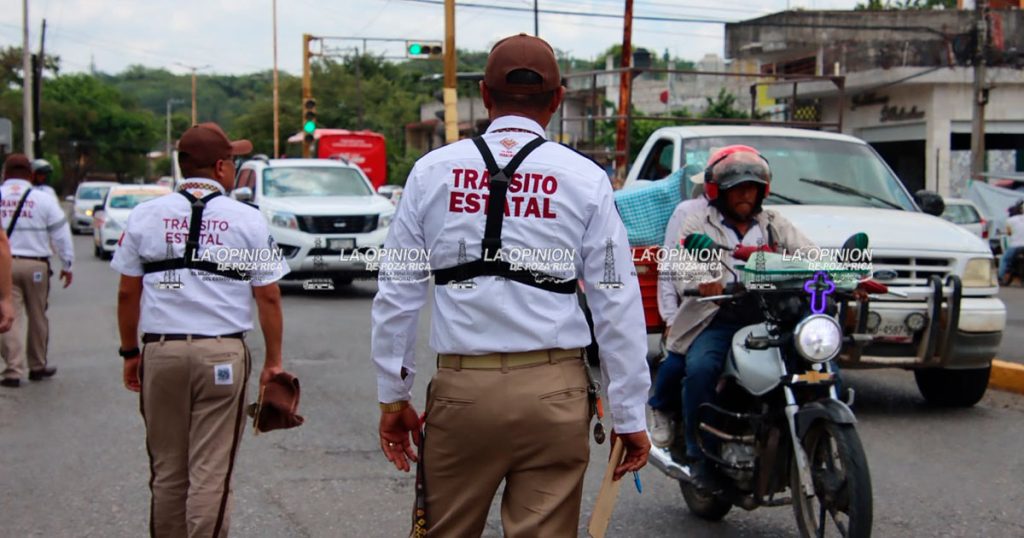 Operativos rotativos mantienen vigilancia sobre motociclistas y taxistas en Poza Rica Puntos en la colonia Petromex y la carretera Cazones-Poza Rica