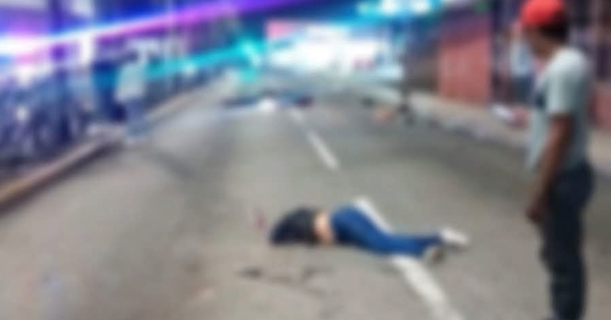 Tragedia en la zona norte de Orizaba: joven muere tras choque de motocicleta contra una palmera Tragedia en la zona norte de Orizaba: joven muere tras choque de motocicleta contra una palmera