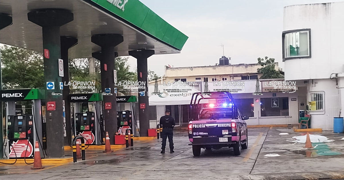 Solitario delincuente asalta gasolinera en pleno corazón de la colonia Cazones Solitario delincuente asalta gasolinera en pleno corazón de la colonia Cazones