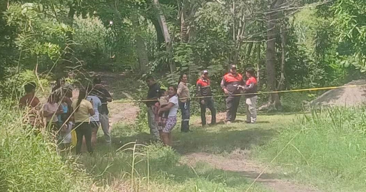 Niño de 8 años muere tras caerle una barda en Tierra Blanca Niño de 8 años muere tras caerle una barda en Tierra Blanca