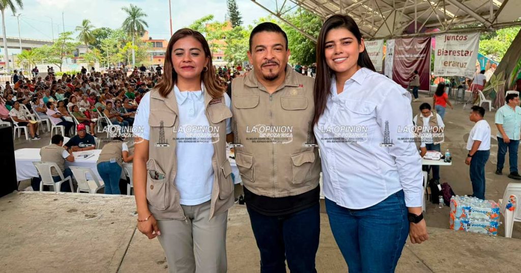 Entregan 700 tarjetas de Bienestar en Poza Rica y Coatzintla; avanzan brigadas de atención Entregan 700 tarjetas de Bienestar en Poza Rica y Coatzintla; avanzan brigadas de atención