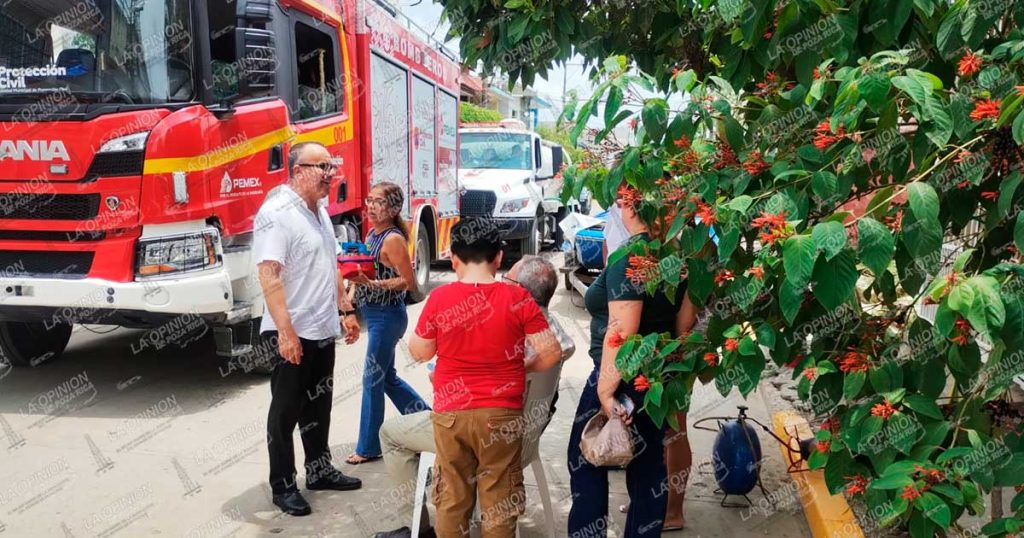 Incendio consume dos habitaciones de una vivienda en el fraccionamiento Gaviotas Incendio consume dos habitaciones de una vivienda en el fraccionamiento Gaviotas