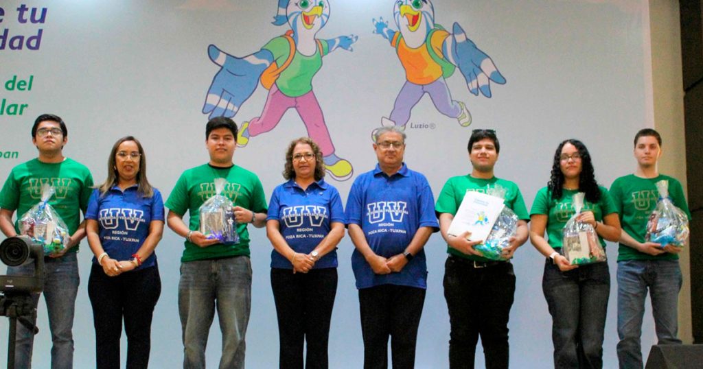 La UV dio la bienvenida a nuevos halcones de la región Poza Rica-Tuxpan La UV dio la bienvenida a nuevos halcones de la región Poza Rica-Tuxpan