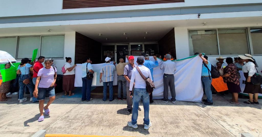 Exigen liberación de transportistas; familiares acusan razón judicial y trabas en amparos tras dos meses de detención en Veracruz Exigen liberación de transportistas; familiares acusan razón judicial y trabas en amparos tras dos meses de detención en Veracruz