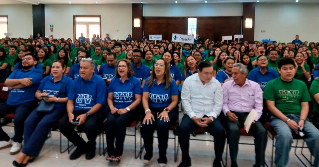 La UV dio la bienvenida a nuevos halcones de la región Poza Rica-Tuxpan La UV dio la bienvenida a nuevos halcones de la región Poza Rica-Tuxpan