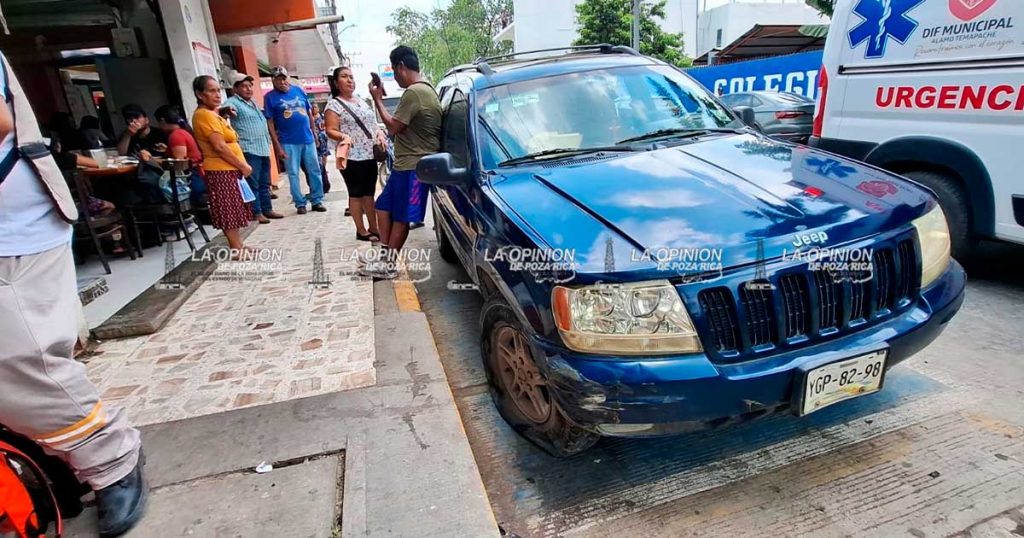 Una mujer lesionada en choque múltiple Una mujer lesionada en choque múltiple