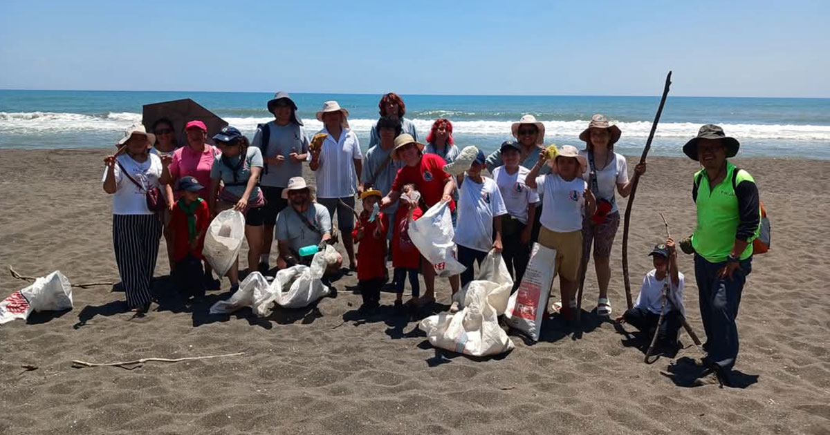 Fundación Yépez organiza jornada de limpieza en playa de Nautla Fundación Yépez organiza jornada de limpieza en playa de Nautla