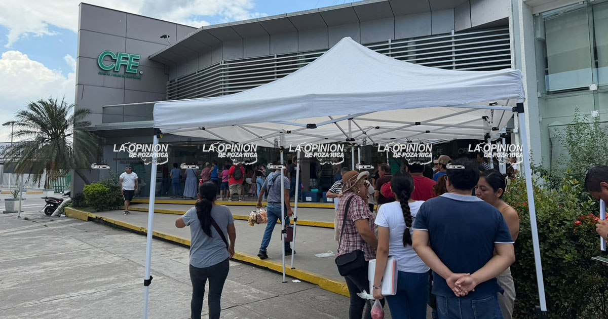 Largas filas en oficinas de CFE por convenios de pago ante altos costos de tarifas Largas filas en oficinas de CFE por convenios de pago ante altos costos de tarifas