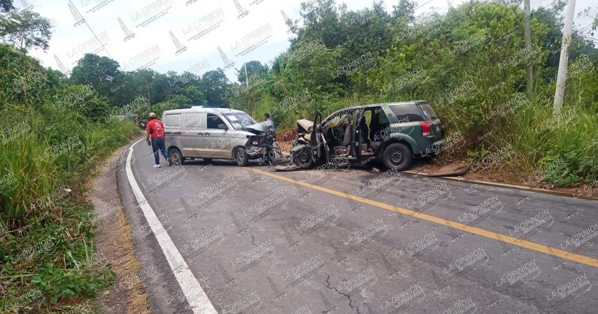 Tres lesionados tras aparatoso choque frontal en la Tuxpan-Tihuatlán Tres lesionados tras aparatoso choque frontal en la Tuxpan-Tihuatlán