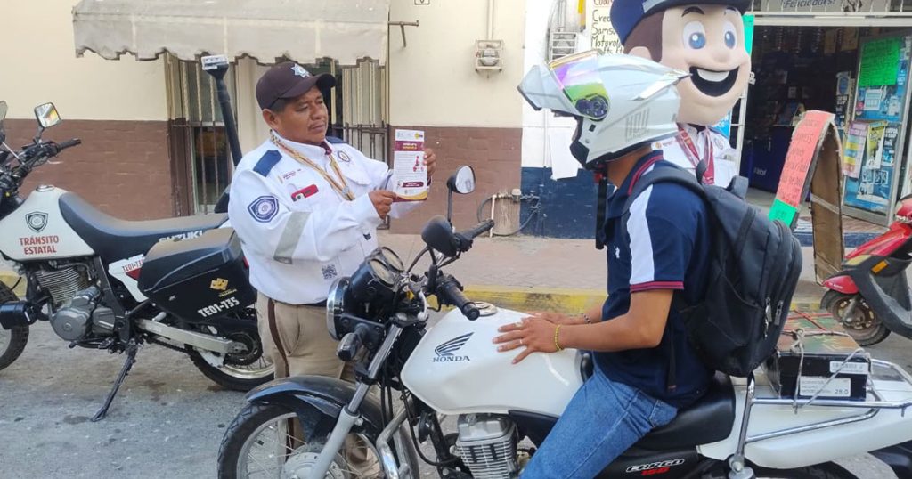 Realizan Jornada Informativa “Motociclista Responsable” en Gutiérrez Zamora Realizan Jornada Informativa “Motociclista Responsable” en Gutiérrez Zamora
