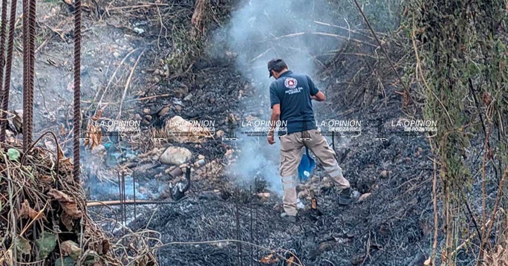 Se incendia terreno en la colonia Quirasco