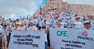 Jubilados buscan apoyo de congresos estatales