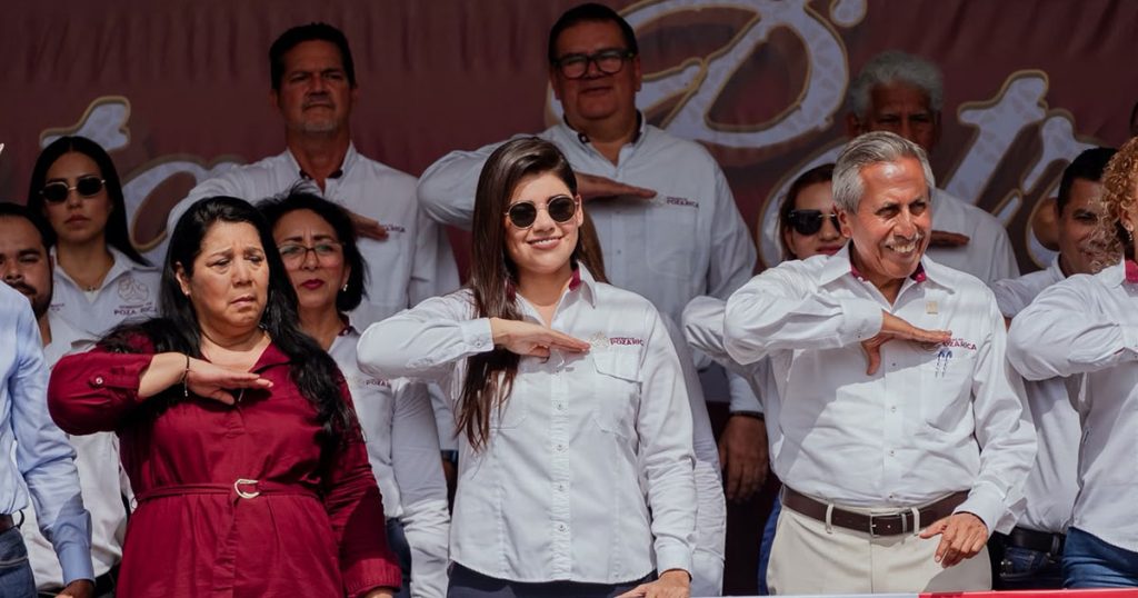 Poza Rica conmemora el 216 aniversario de la Independencia de México con desfile cívico Poza Rica conmemora el 216 aniversario de la Independencia de México con desfile cívico