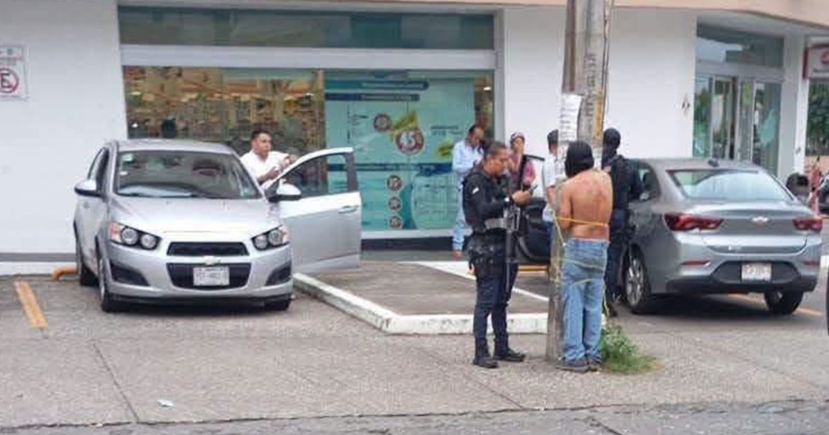 Vecinos retienen y amarran a presunto ladrón en Fortín Vecinos retienen y amarran a presunto ladrón en Fortín