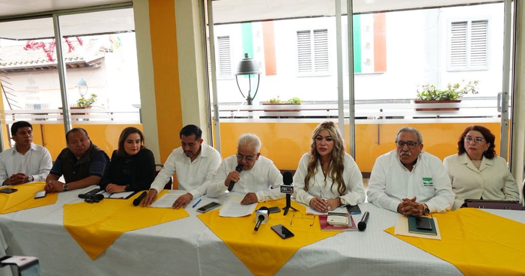 Sindicatos y jubilados exigen al Congreso de Veracruz 13 mil millones de pesos para el IPE en 2027 Sindicatos y jubilados exigen al Congreso de Veracruz 13 mil millones de pesos para el IPE en 2027