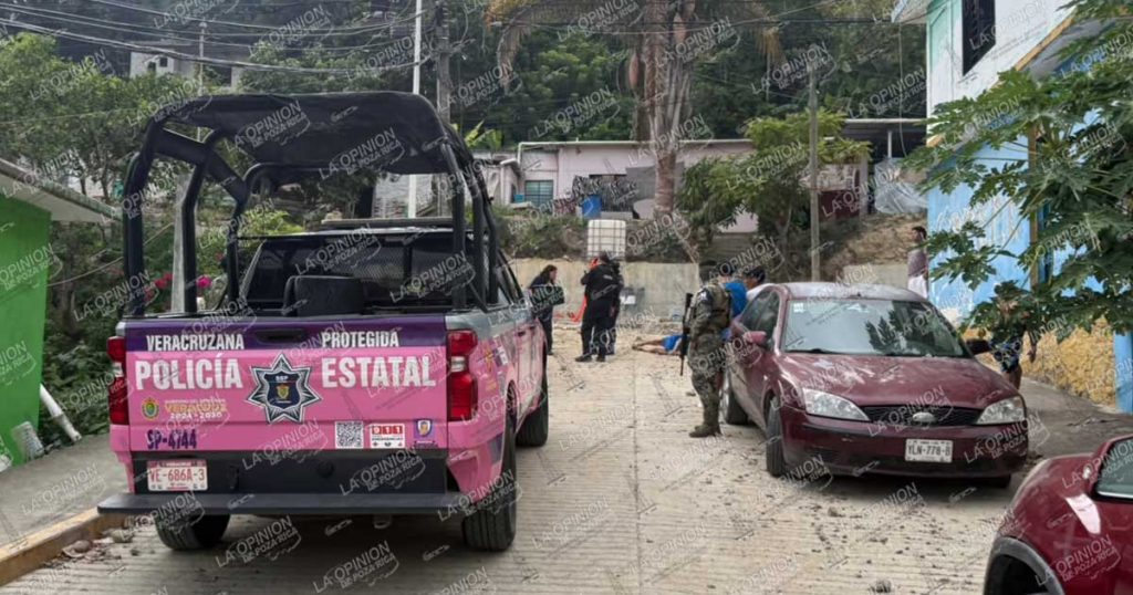 Se hace una alcancía al caer de su propia altura Se hace una alcancía al caer de su propia altura