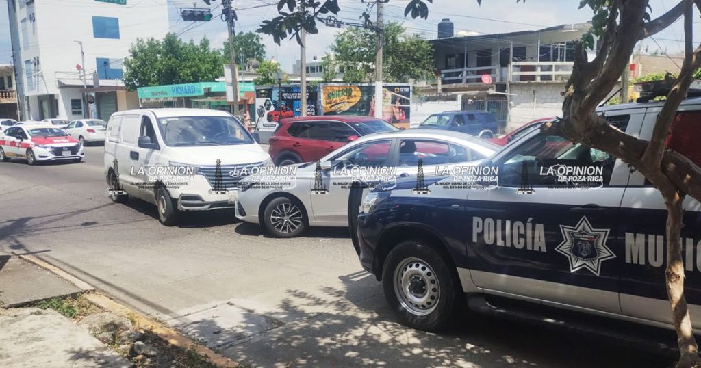 Dos lesionados y dos detenidos tras choque Dos lesionados y dos detenidos tras choque