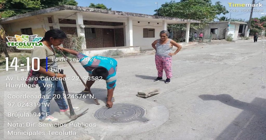 Desazolvan drenaje en Hueytepec para evitar taponamientos Desazolvan drenaje en Hueytepec para evitar taponamientos