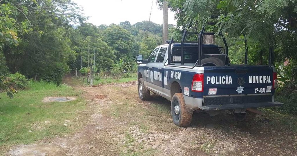 Localizan taxi de Orizaba abandonado y con rastros de sangre en Amatlán
Localizan taxi de Orizaba abandonado y con rastros de sangre en Amatlán