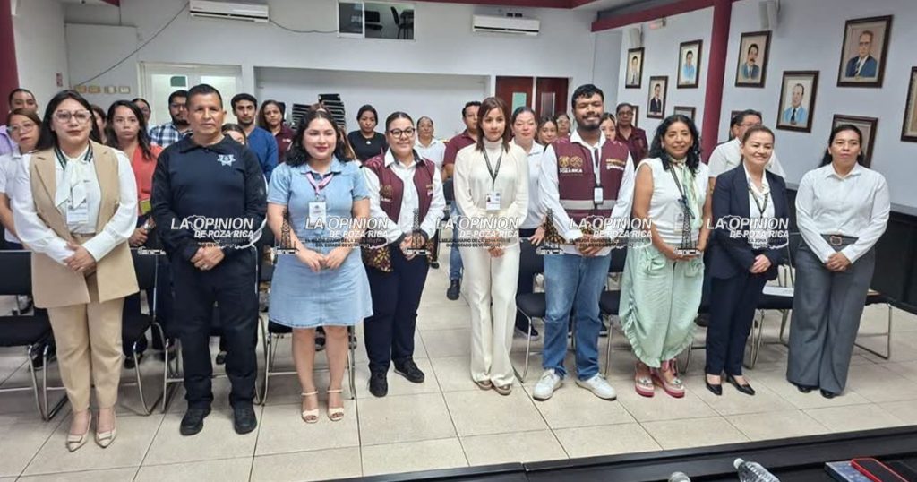 Capacitan a servidores públicos de Poza Rica para fortalecer atención ante casos de violencia Capacitan a servidores públicos de Poza Rica para fortalecer atención ante casos de violencia