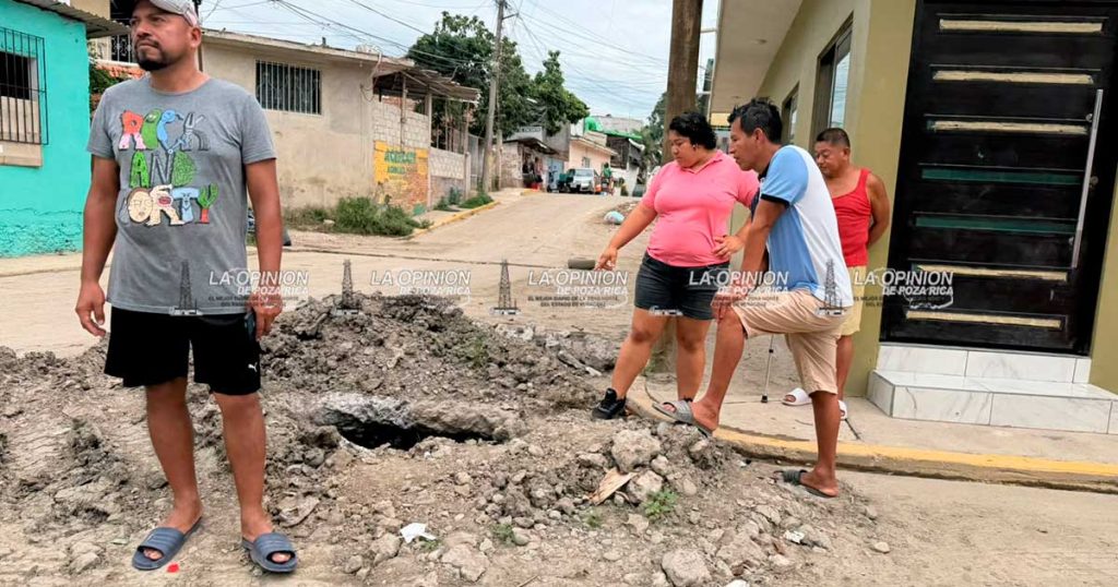 Propietario de predio particular retrasa rehabilitación de drenaje en la colonia Ignacio de la Llave Propietario de predio particular retrasa rehabilitación de drenaje en la colonia Ignacio de la Llave
