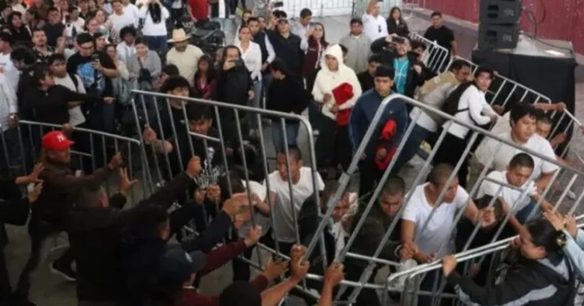 Protesta y forcejeos durante acto de Sheinbaum en Hidalgo