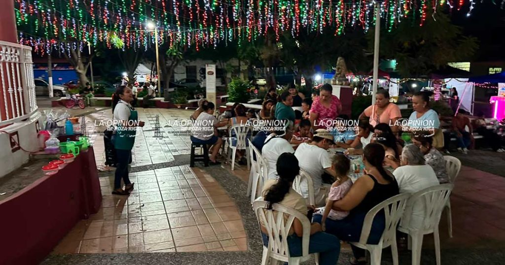 Celebran nuestra patria en el Parque Cuahutemoc