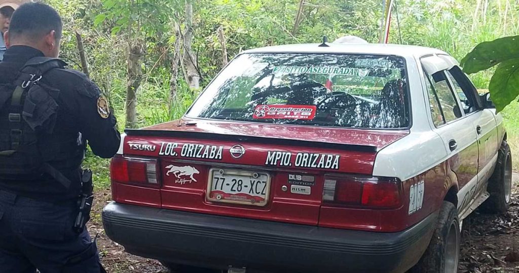 Localizan taxi de Orizaba abandonado y con rastros de sangre en Amatlán
Localizan taxi de Orizaba abandonado y con rastros de sangre en Amatlán