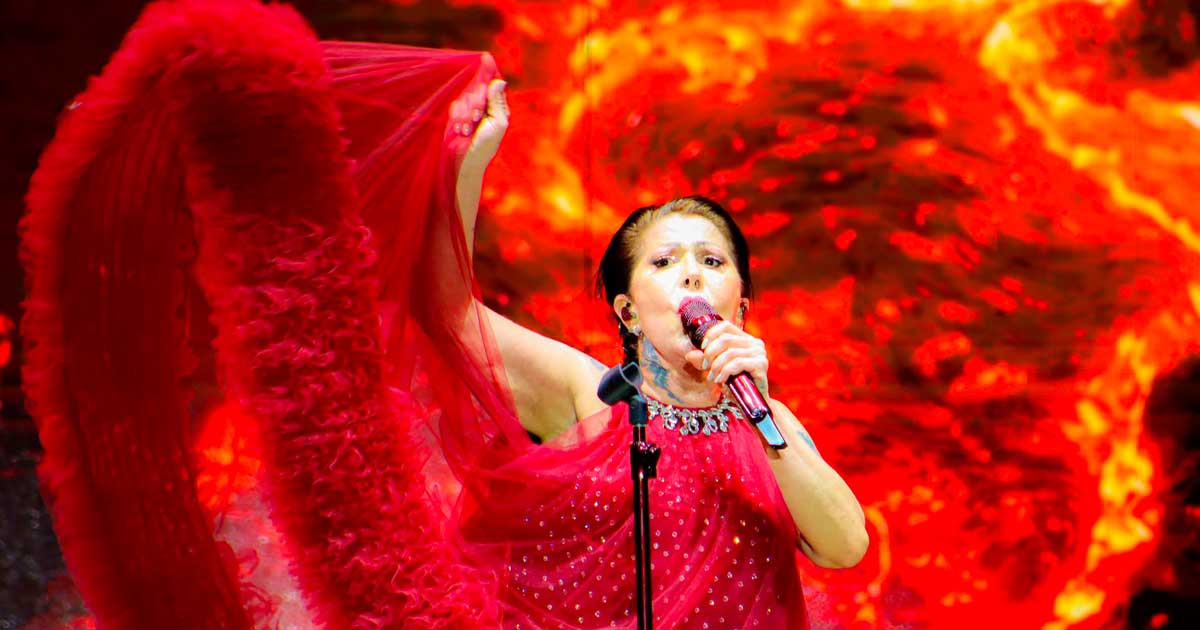 ¡Regreso de reina y con 2x1! Alejandra Guzmán desata la locura en Veracruz a días de su concierto en el WTC