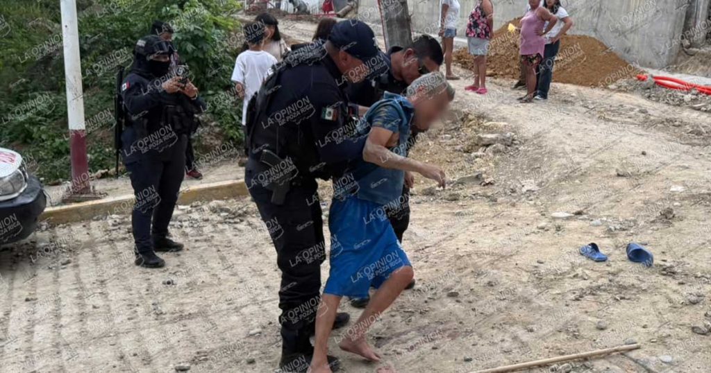 Se hace una alcancía al caer de su propia altura Se hace una alcancía al caer de su propia altura